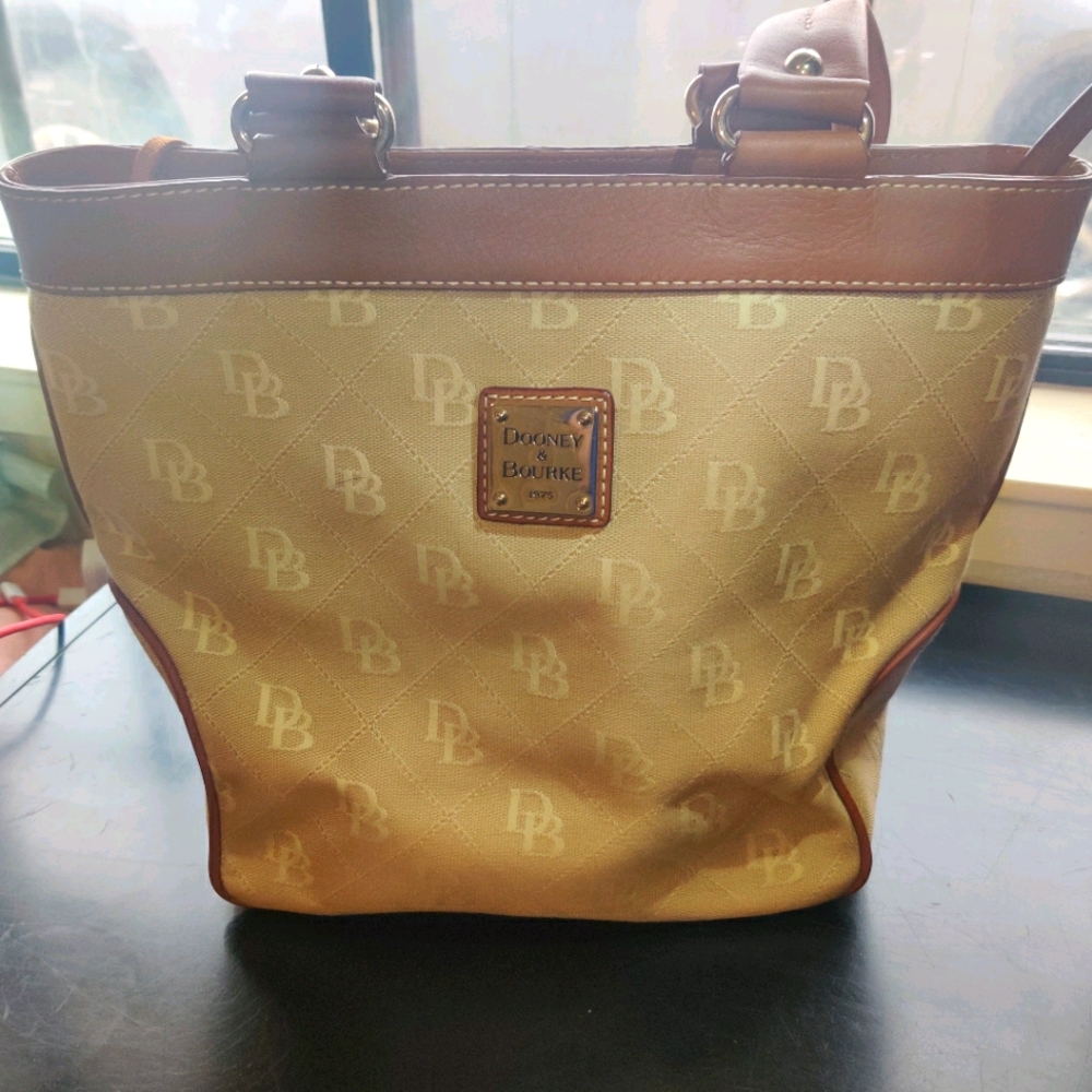 Dooney & Bourke Purse